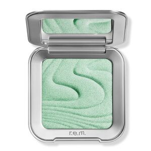 NIB r.e.m. Beauty Interstellar Highlighter Topper - Mama Earth